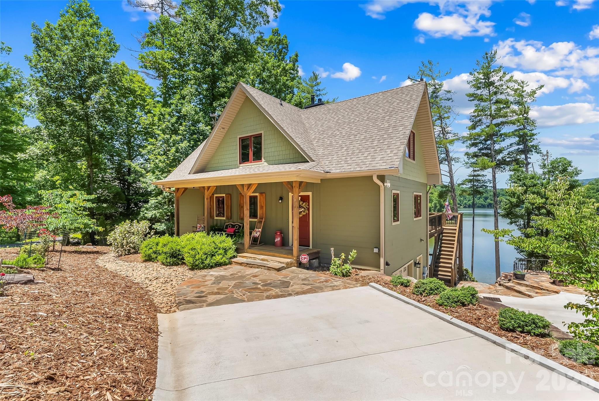 4389867 - 590 Larkhaven Drive
