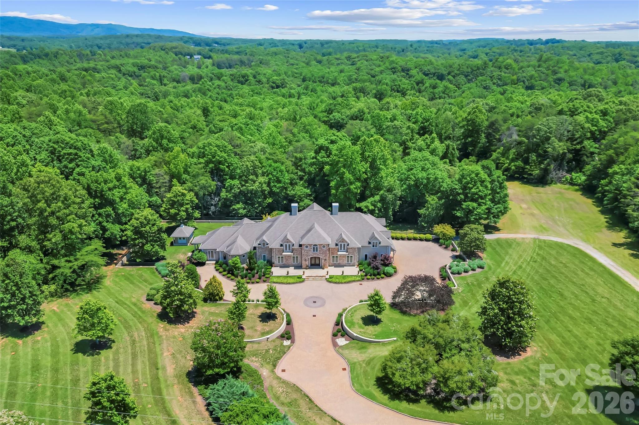 4390556 - 1090 Pearidge Road